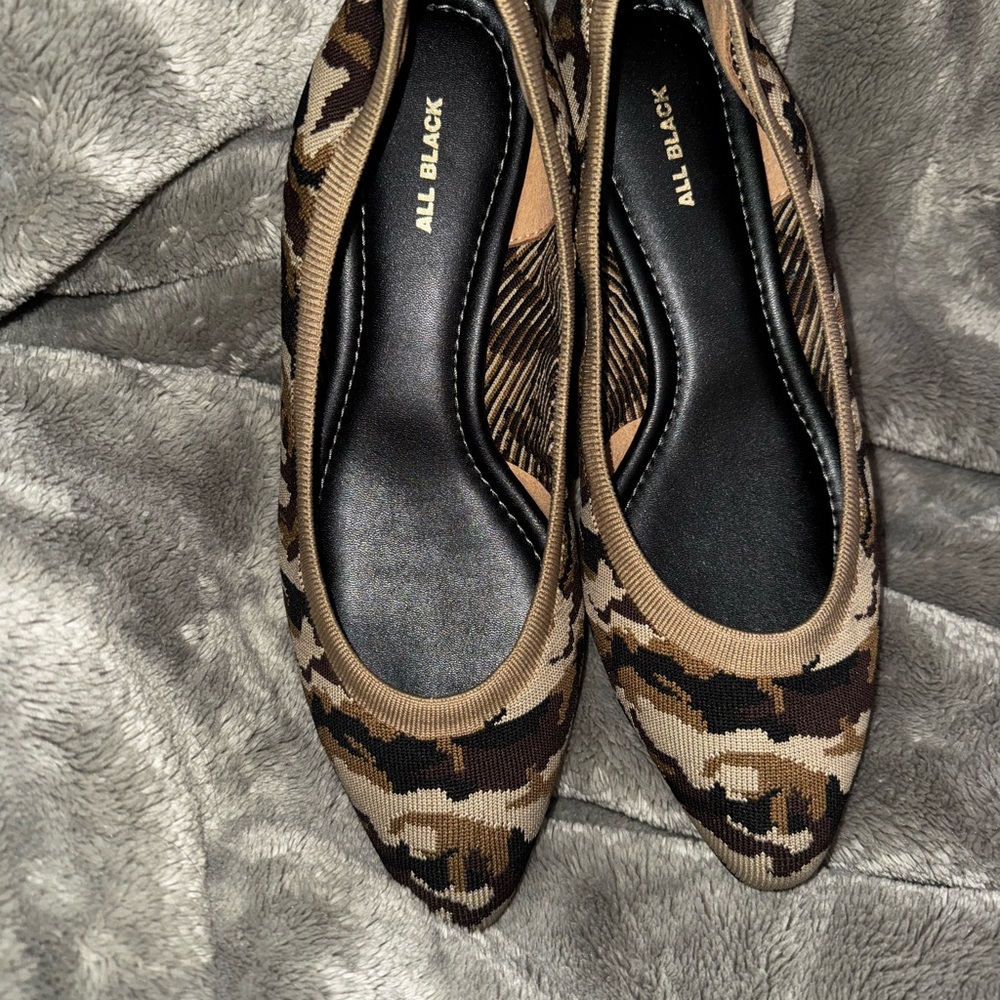 Black Women's Camouflage Flats